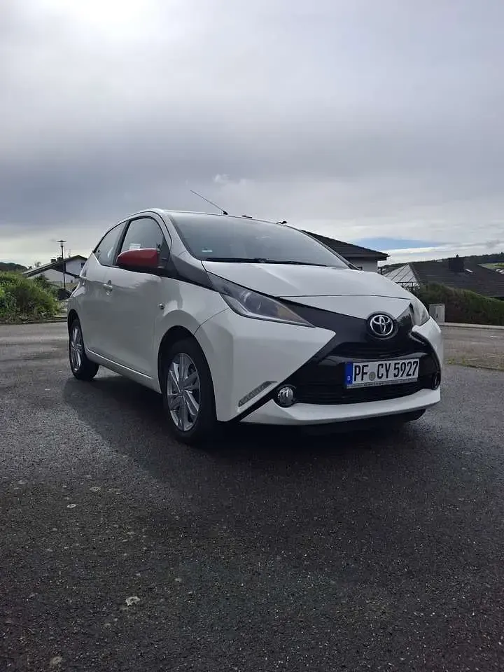 Gebraucht Toyota Aygo X-play 69 PS (50 kW) 2016 Kleinwagen