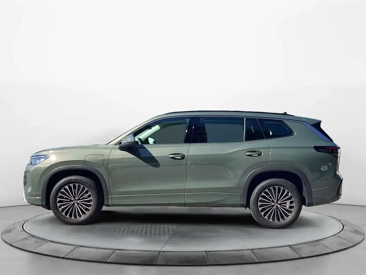 Gebraucht VW Tayron Life 205 PS (150 kW) 2025 Cipressinogrün metallic SUV