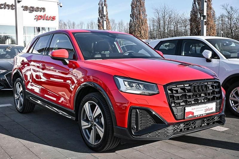 Gebraucht Audi Q2 S-Line 150 PS (110 kW) 2024 Rot SUV