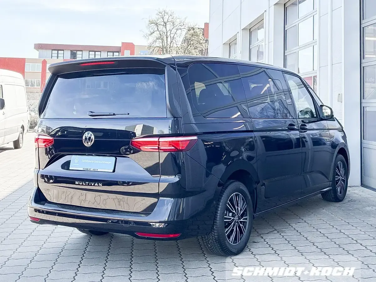 Gebraucht VW Multivan Life 150 PS (110 kW) 2025 Deep black perleffekt (schwarz) Van / Kleinbus