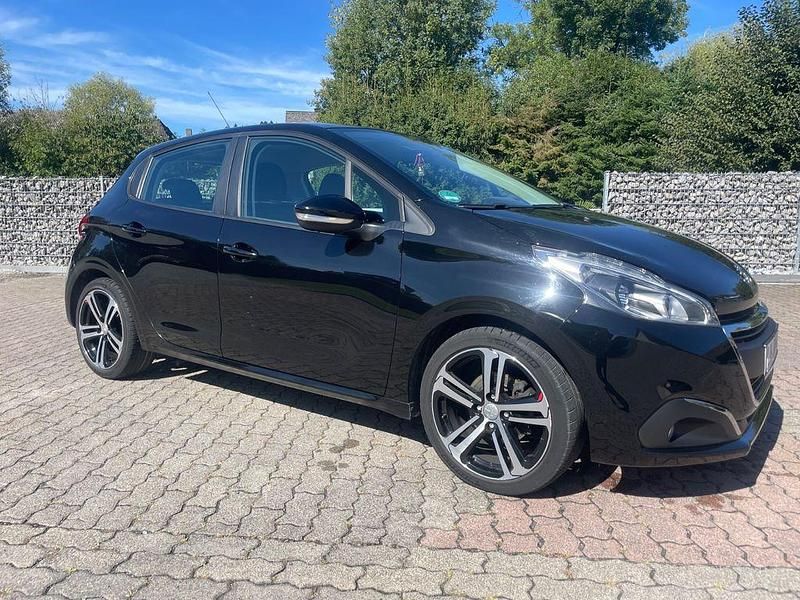 Schwarz Gebraucht 2018 Peugeot 208 Active Kleinwagen | 7.300 € (Fairer Preis) - Bild 1/4