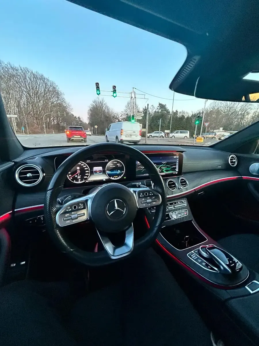 Gebraucht Mercedes E220 194 PS (142 kW) 2019 Grau Kombi