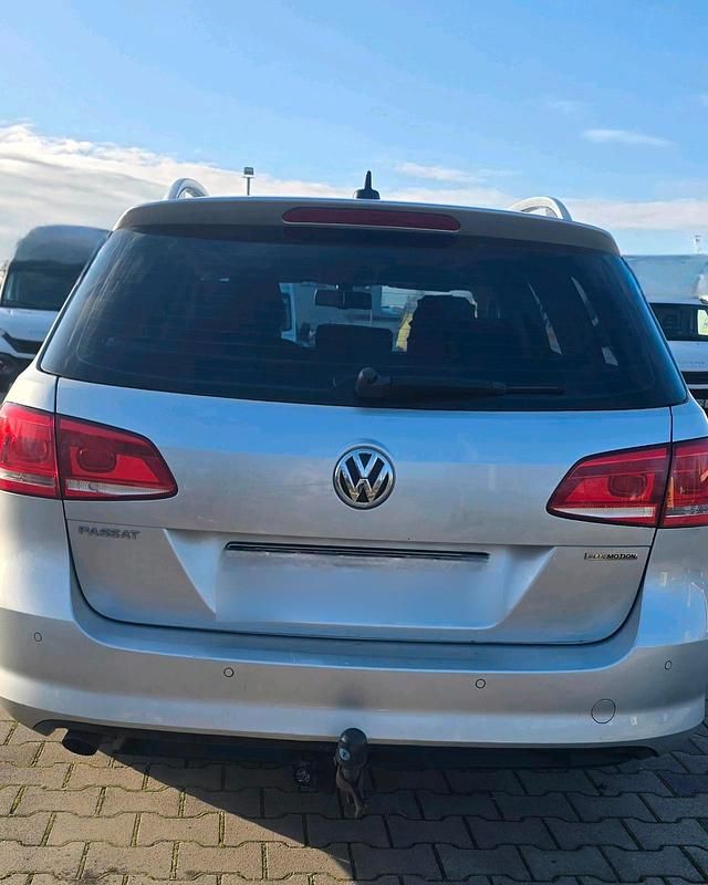 Gebraucht VW Passat 105 PS (77 kW) 2012 Silber Kombi