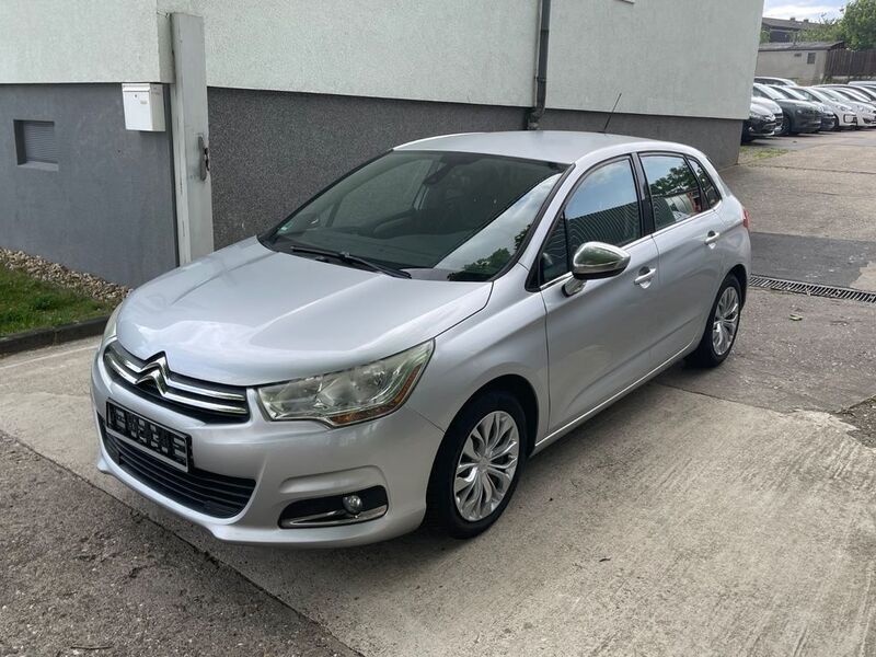 Grau Gebraucht 2013 Citroën C4 SELECTION Limousine | 3.500 € (Fairer Preis) - Bild 1/4