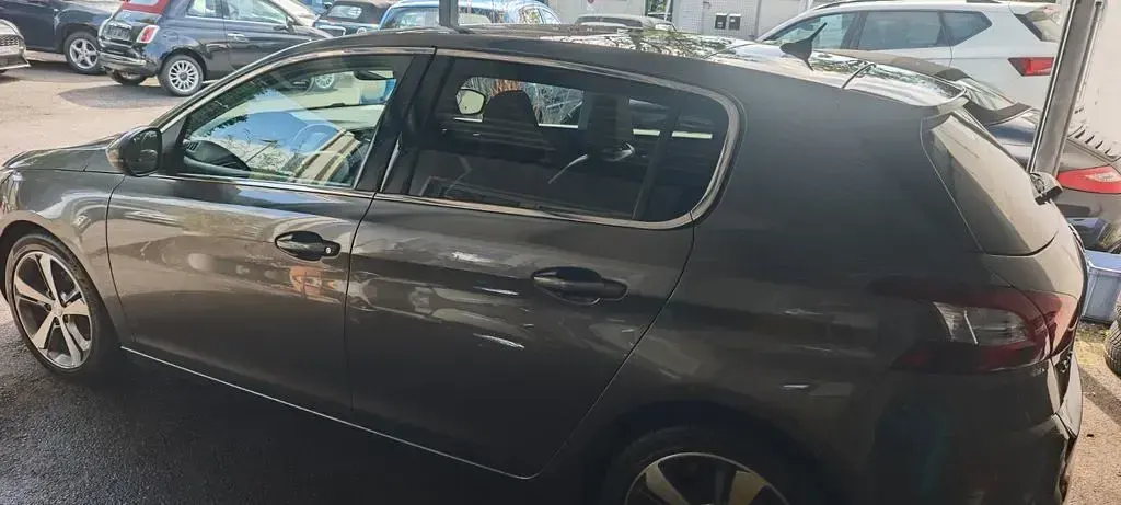 Gebraucht Peugeot 308 Active 120 PS (88 kW) 2016 Grau Limousine