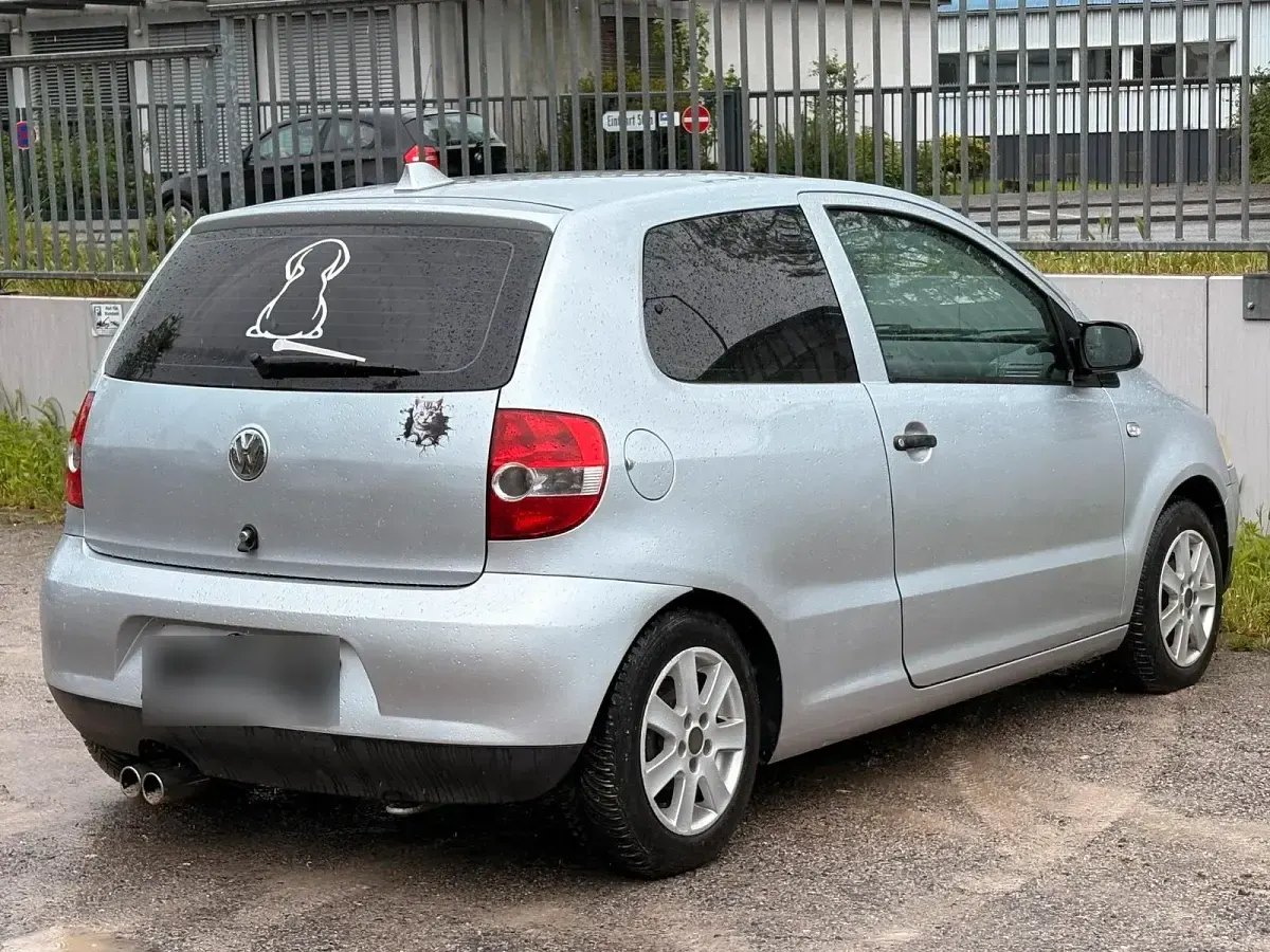Używany VW Fox 54 KM (39 kW) 2006 Srebrny Hatchback