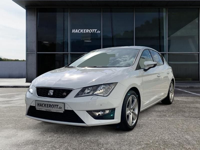 Weiss Gebraucht 2015 Seat Leon FR Limousine | 12.280 € (Fairer Preis) - Bild 1/4
