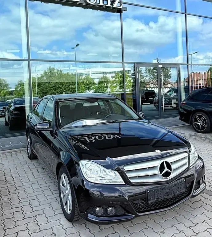 Gebraucht Mercedes C180 156 PS (114 kW) 2011 Schwarz Limousine