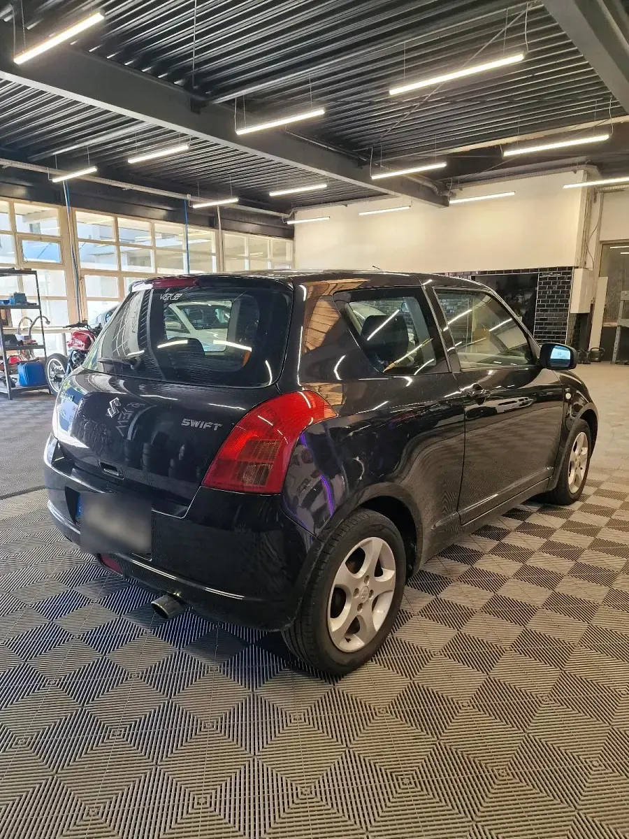 Gebraucht Suzuki Swift 101 PS (74 kW) 2005 Schwarz Kleinwagen
