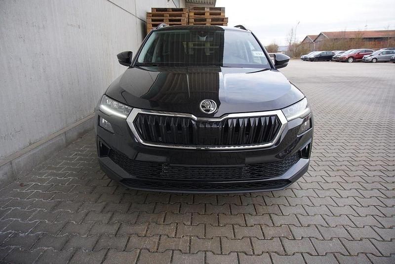 Gebraucht Skoda Karoq 150 PS (110 kW) 2024 Schwarzmagic perleffekt SUV