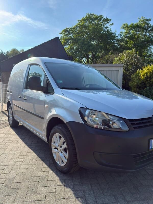 Silber Gebraucht 2013 VW Caddy Van / Kleinbus | 7.499 € (Guter Preis) - Bild 1/4