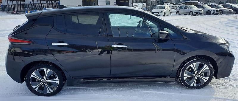 Gebraucht Nissan Leaf N-Connecta 110 kW (150 PS) 2021 Schwarz Kleinwagen