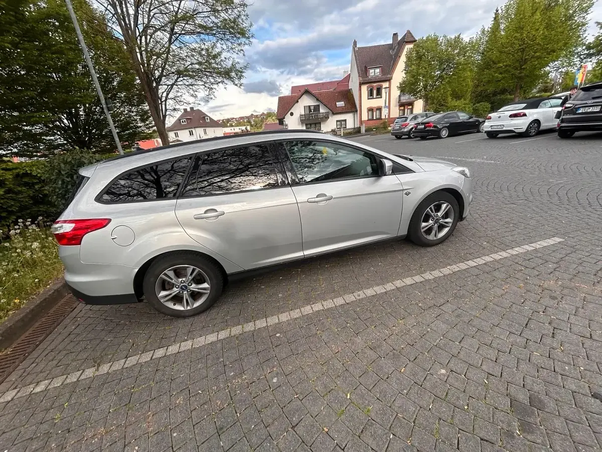Gebraucht Ford Focus 125 PS (91 kW) 2014 Grau Kombi