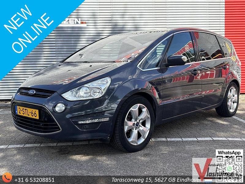 Grau Gebraucht 2013 Ford S-MAX Platinum Van / Kleinbus | 3.950 € (Superpreis) - Bild 1/4