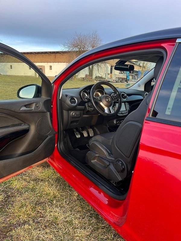 Gebraucht Opel Adam 70 PS (51 kW) 2017 Rot Kleinwagen