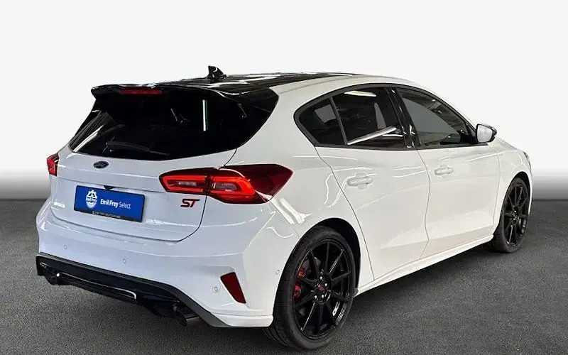 Nowe Ford Focus ST 280 KM (205 kW) 2025 Biały Sedan/Limuzyna