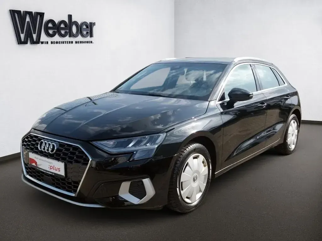 Gebraucht Audi A3 Advanced Plus 116 PS (85 kW) 2023 Mythosschwarz metallic Limousine