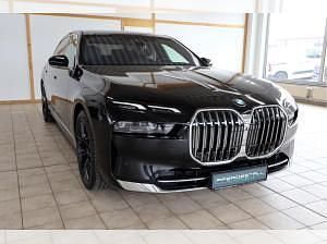 Gebraucht BMW 740 286 PS (210 kW) 2025 Schwarz (saphirschwarz) Limousine