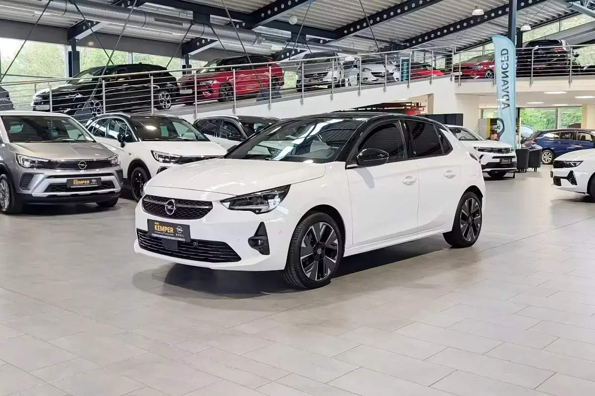 Gebraucht Opel Corsa-e 100 kW (136 PS) 2022 Weiß Kleinwagen