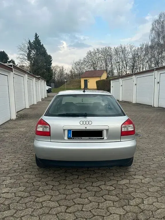Używany Audi A3 Sport 101 KM (74 kW) 2002 Srebrny Hatchback
