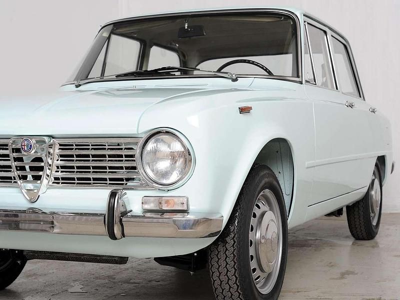 Blau Gebraucht 1967 Alfa Romeo Giulia Limousine | 32.900 € - Bild 1/4