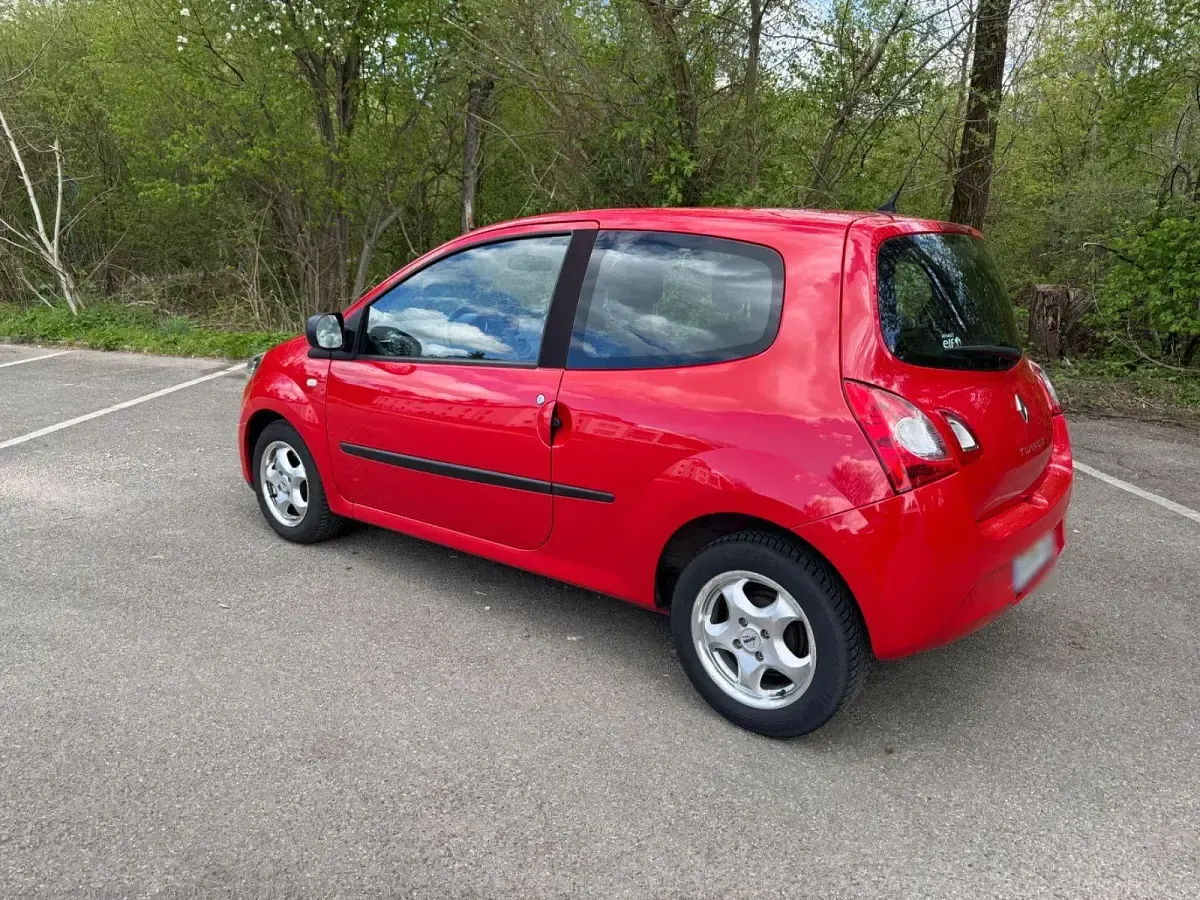 Używany Renault Twingo 75 KM (55 kW) 2014 Czerwony Hatchback