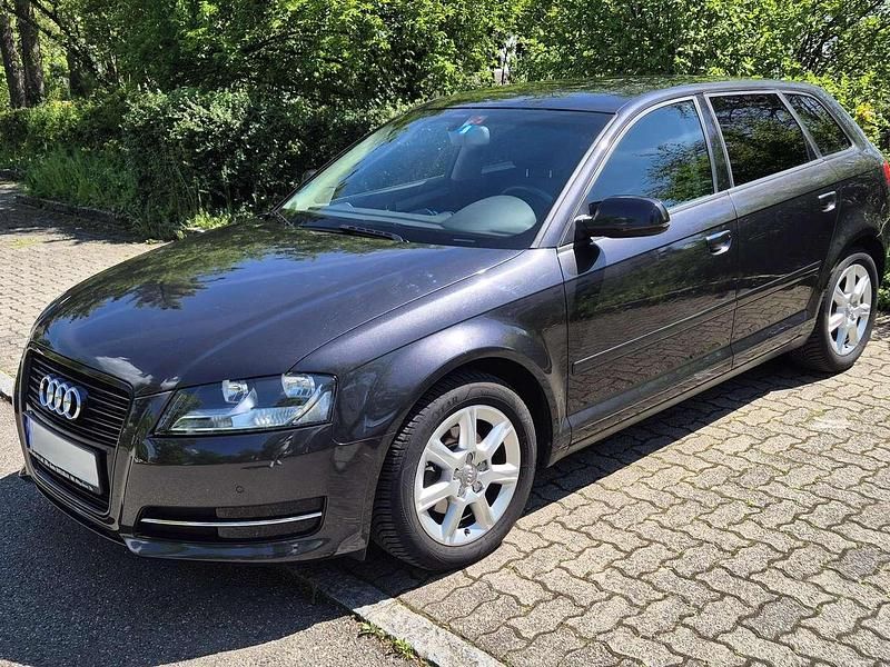 Usata Audi A3 Ambiente 105 CV (77 kW) 2012 Grigio Utilitaria
