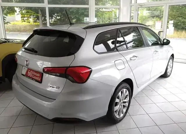 Gebraucht Fiat Tipo Easy 120 PS (88 kW) 2016 Silber Kombi