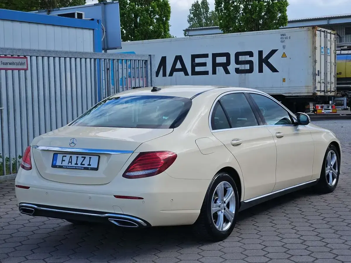 Gebraucht Mercedes E200 Avantgarde 160 PS (117 kW) 2017 Hellelfenbein  unilack Limousine
