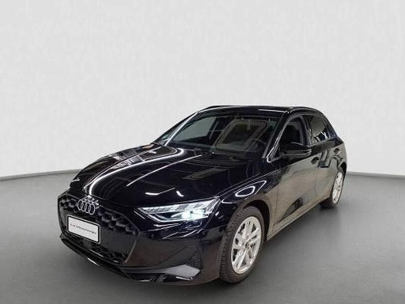 Gebraucht Audi A3 Ambiente 116 PS (85 kW) 2025 Schwarz Kombi