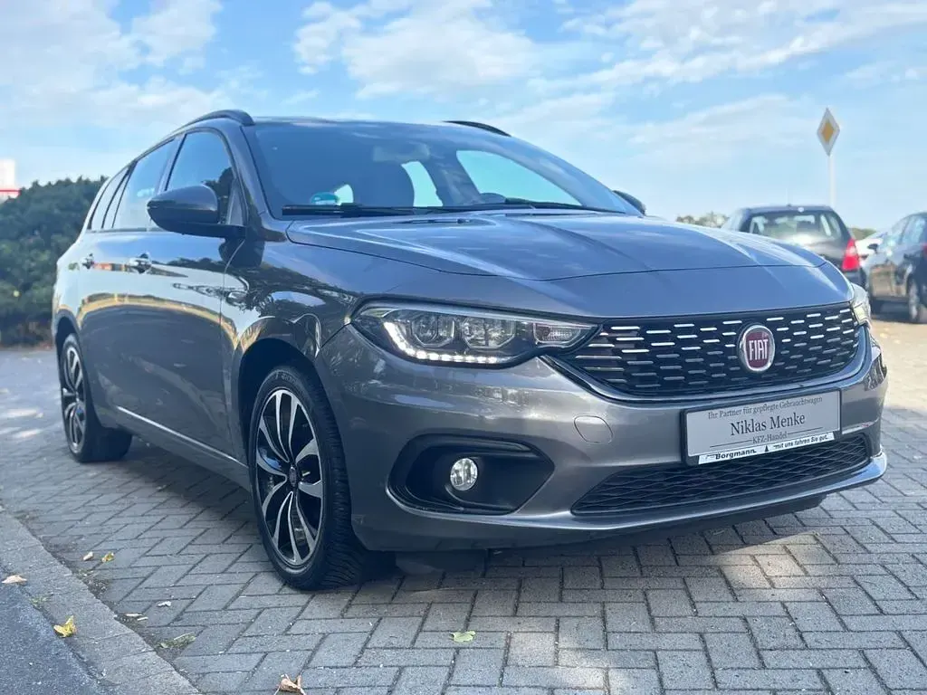 Gebraucht Fiat Tipo Lounge 95 PS (69 kW) 2018 Grau Kombi