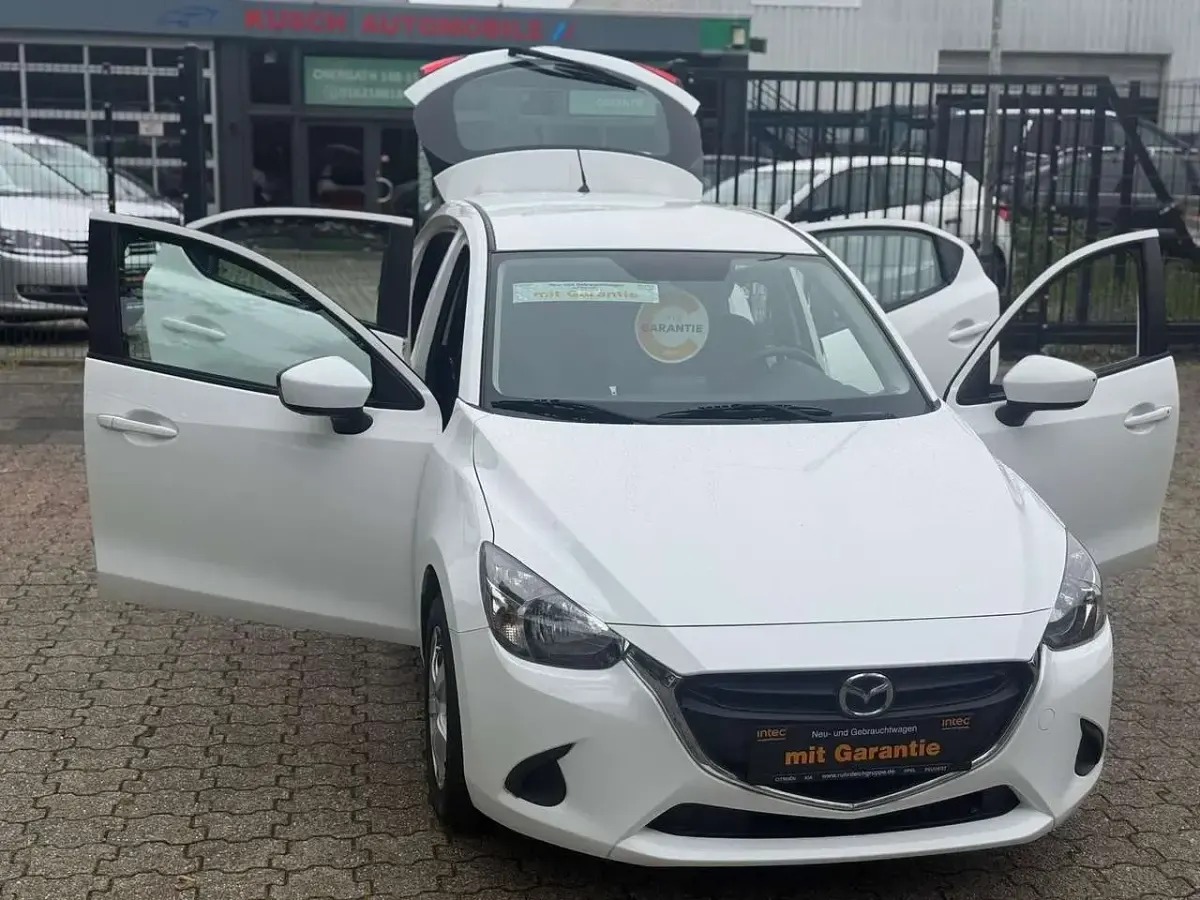 Occasion Mazda 2 Center-Line 75 ch (55 kW) 2016 Blanc Citadine