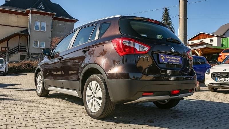 Gebraucht Suzuki SX4 Comfort 120 PS (88 kW) 2015 Braun Limousine