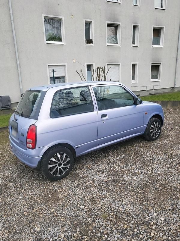 Gebraucht Daihatsu Cuore 56 PS (41 kW) 2003 Violet Kleinwagen
