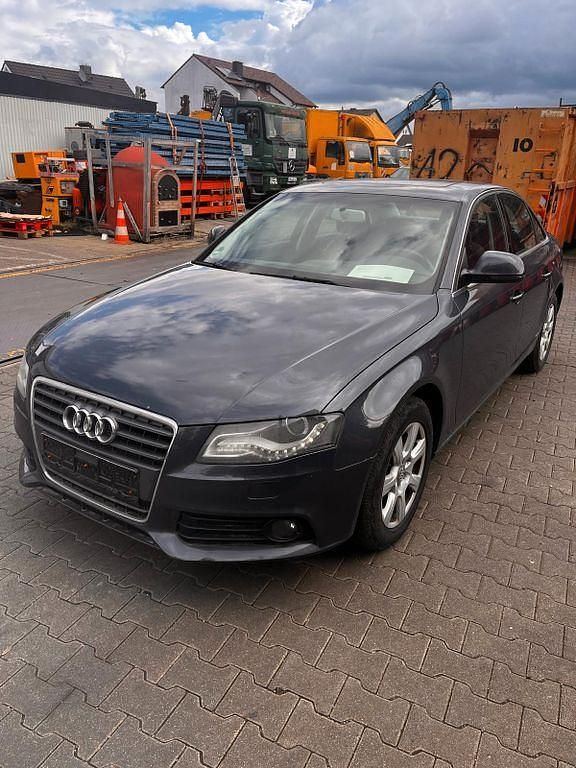 Grau Gebraucht 2008 Audi A4 Ambiente Limousine | 4.760 € (Fairer Preis) - Bild 1/4