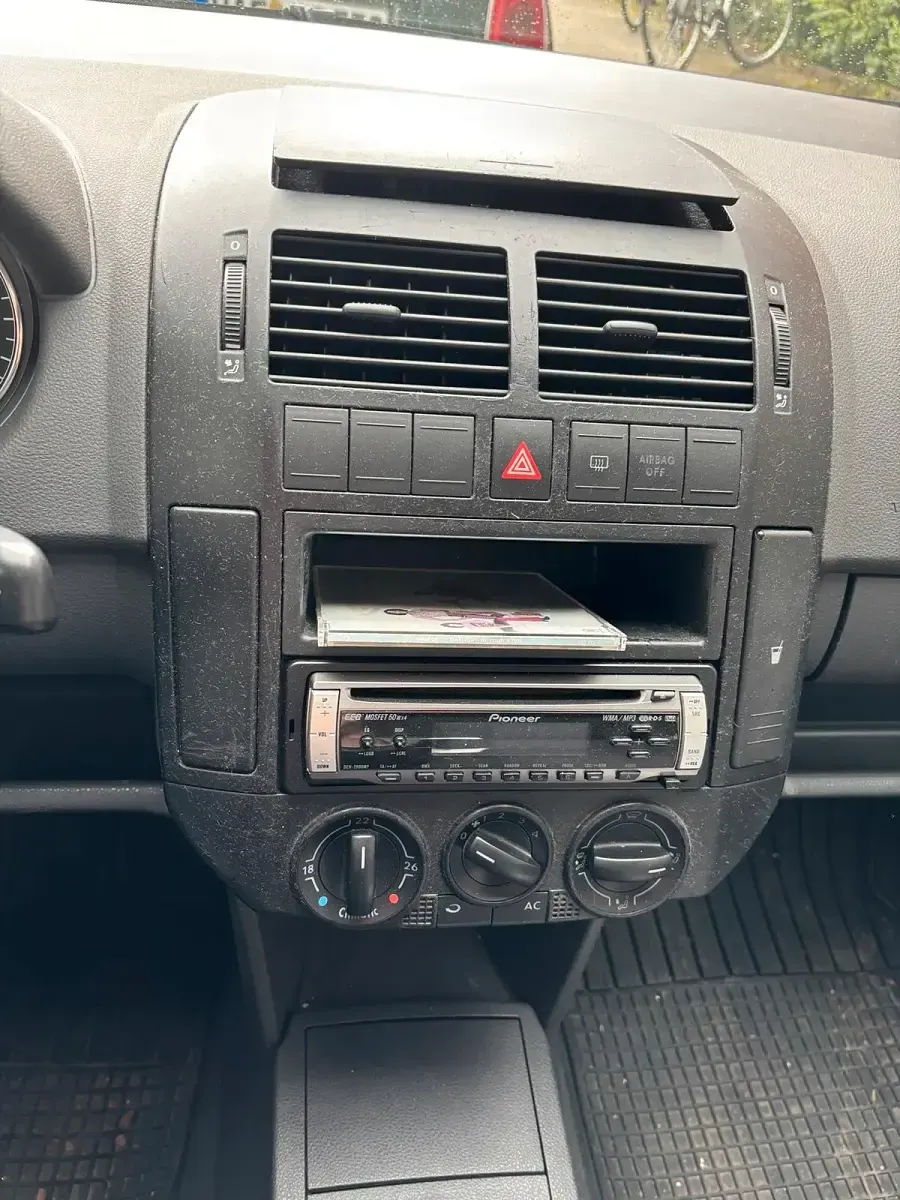 Gebraucht VW Polo Basis 75 PS (55 kW) 2003 Grau Kleinwagen