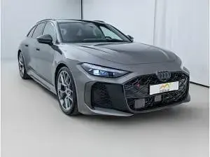 Neu Audi RS5 510 PS (375 kW) 2026 Grau (plateaugrau metallic) Kombi