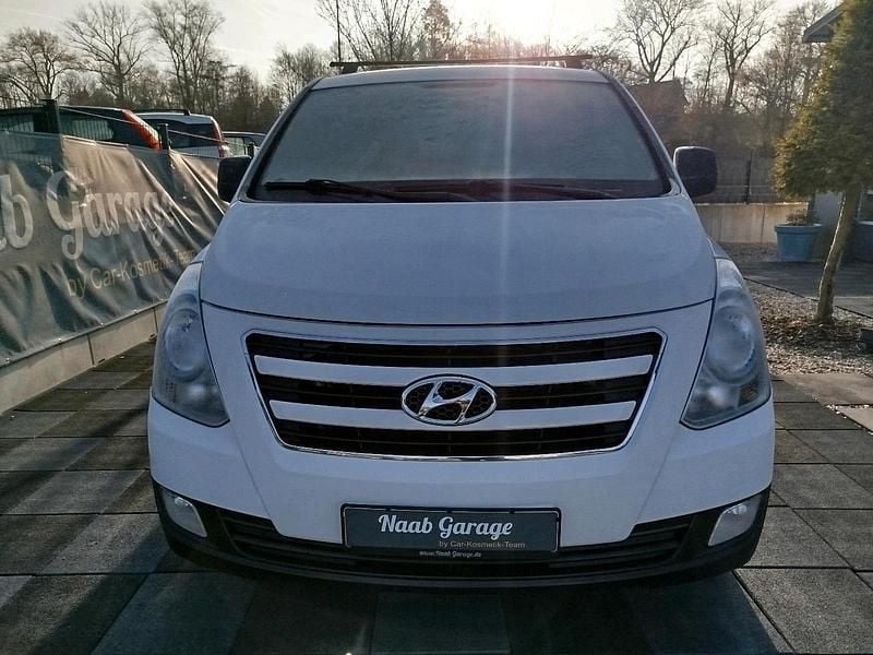 Gebraucht Hyundai H-1 116 PS (85 kW) 2016 Weiß Van / Kleinbus