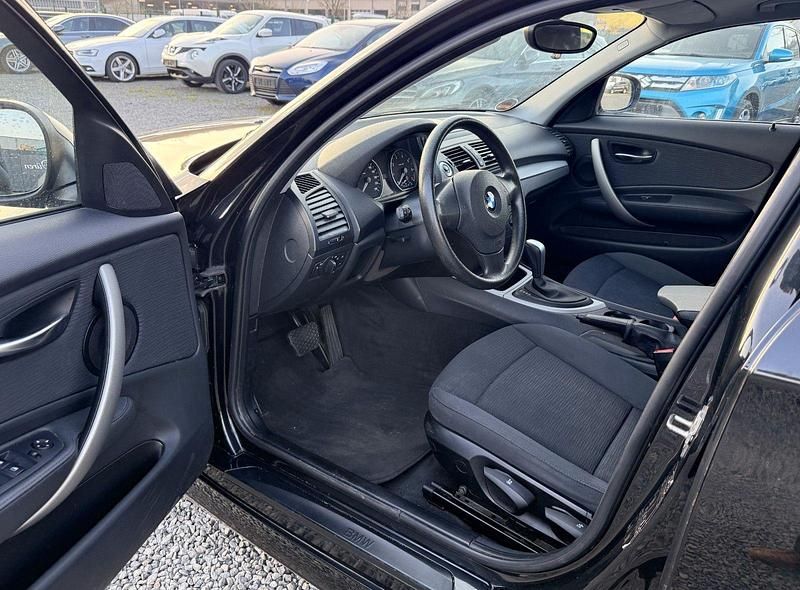 Second-hand BMW 116 Advantage 122 CP (89 kW) 2009 Negru Hatchback