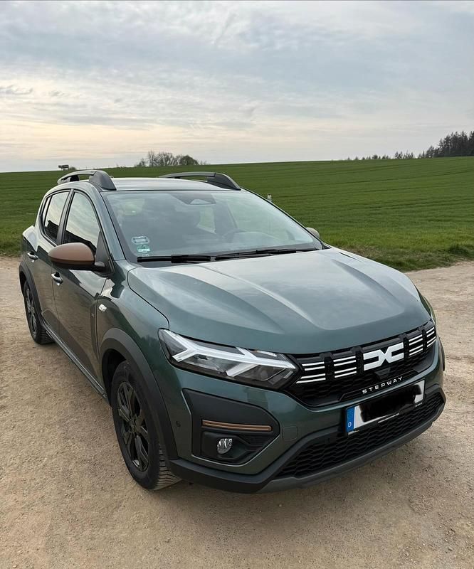 Gebraucht Dacia Sandero Stepway 110 PS (80 kW) 2025 Grün Limousine