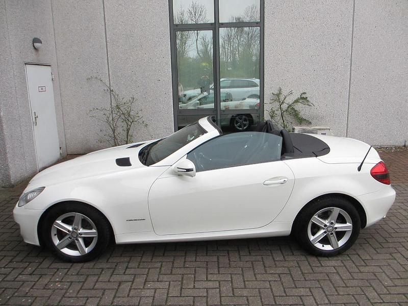 Weiß Gebraucht 2009 Mercedes SLK200 Cabrio | 9.850 € (Fairer Preis) - Bild 1/4