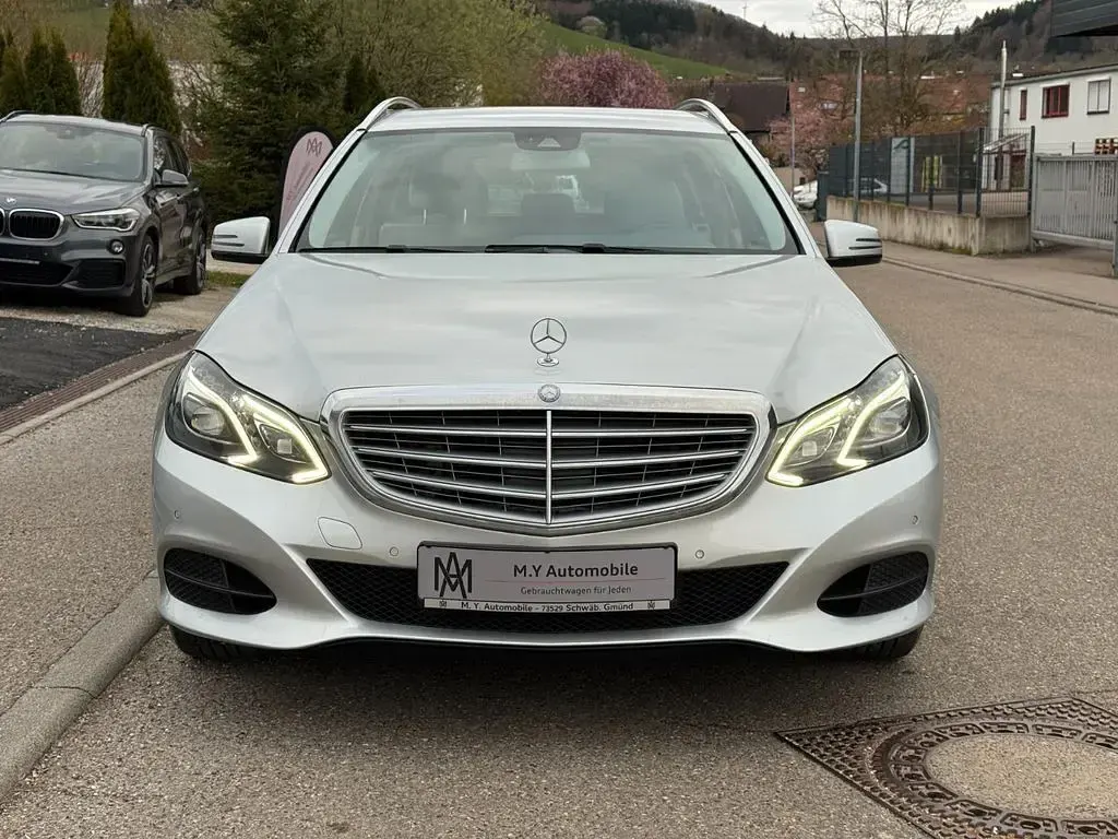 Gebraucht Mercedes E220 170 PS (125 kW) 2015 Silber Kombi