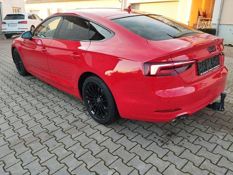 Gebraucht Audi A5 Sportback Sport 190 PS (139 kW) 2020 Rot Kleinwagen