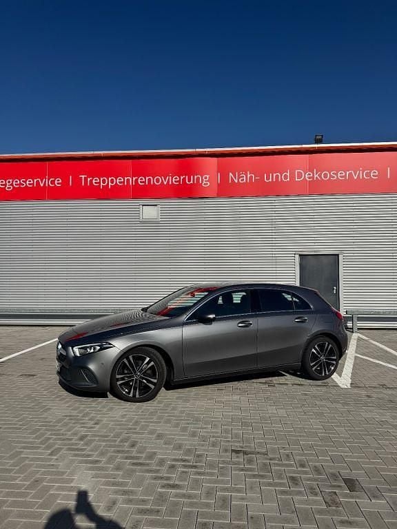 Gebraucht Mercedes A180 136 PS (100 kW) 2019 Grau Kombi