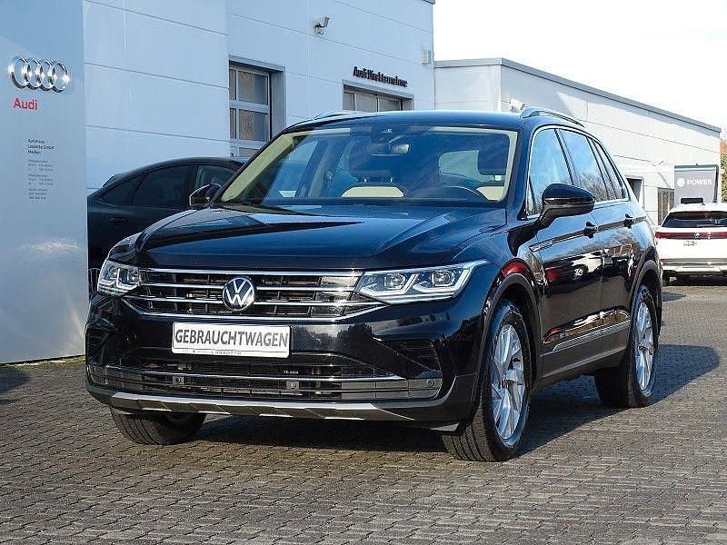 Schwarz Gebraucht 2023 VW Tiguan Elegance SUV | 31.435 € (Fairer Preis) - Bild 1/4