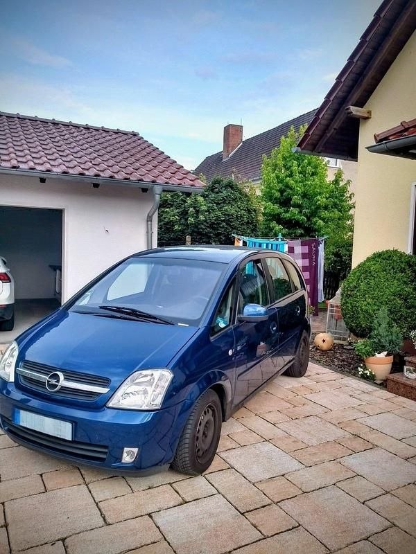 Blau Gebraucht 2004 Opel Meriva Van / Kleinbus | 1.500 € (Fairer Preis) - Bild 1/3