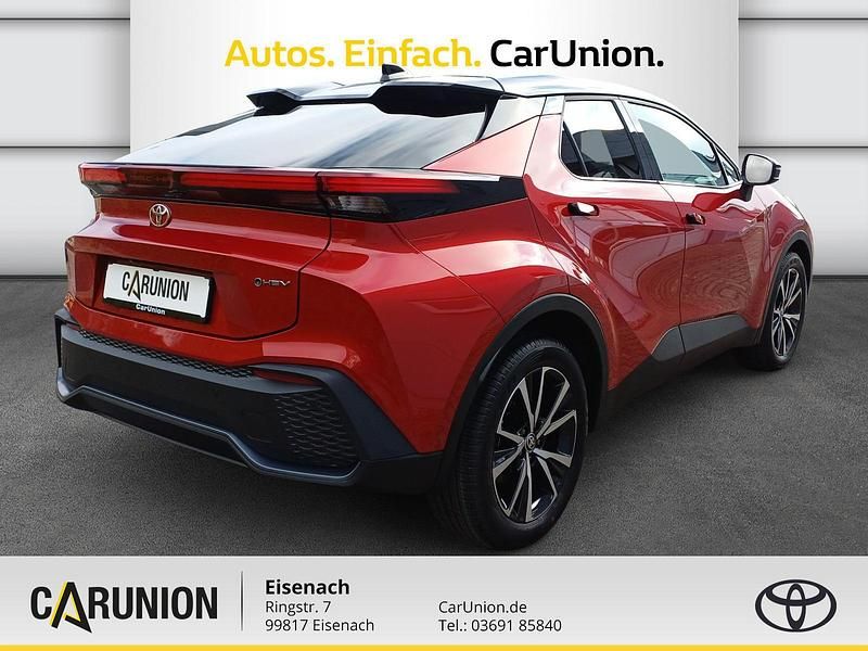 Neu Toyota C-HR 140 PS (102 kW) 2025 2tb karminarot/schwarz SUV
