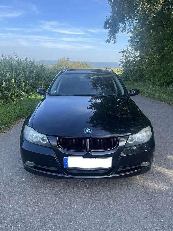 Schwarz Gebraucht 2007 BMW 318 Kombi | 1.100 € (Superpreis) - Bild 1/4