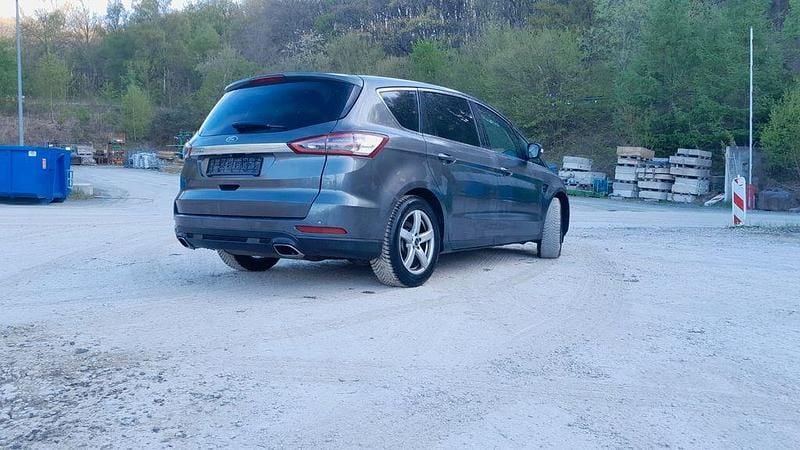 Occasion Ford S-MAX Titanium 180 ch (132 kW) 2016 Gris Monospace