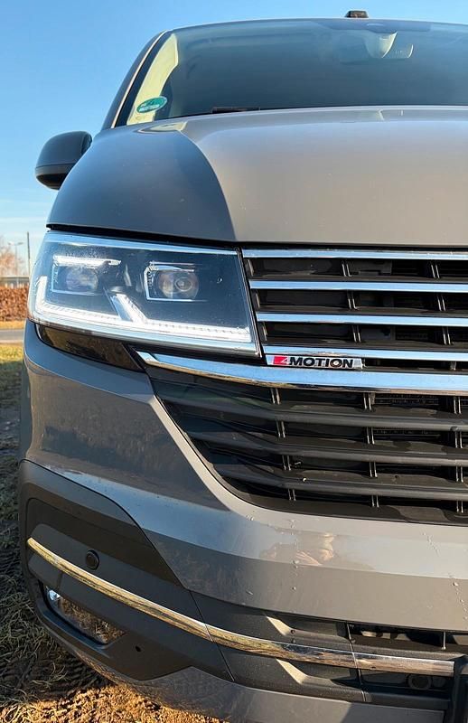 Gebraucht VW Multivan 204 PS (150 kW) 2022 Grau Van